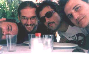 Pedr&iacute;n, Rom&aacute;n, Joaqu&iacute;n y Miguel camino de El Pinar, el 6 de septiembre de 1997 (foto: Carlos Turbina)