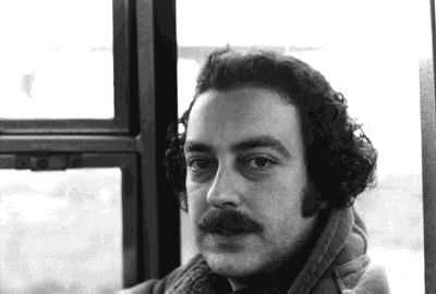 Pedr&iacute;n en el telef&eacute;rico (foto: Rom&aacute;n, c. 1990)